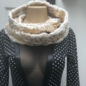 Macy’s scarf white and gold for women
